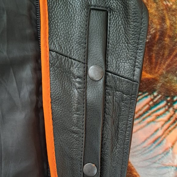 Vintage black LeatherJacket - Picture 12 of 16